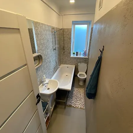 Quiet And Peaceful Close To The Center Apartment *